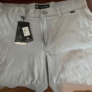 Mens new Trávis Matthew dress shorts light gray